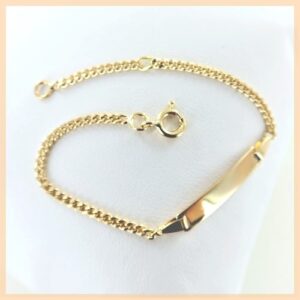 Gourmette de naissance en or 750 gravée d'un prénom, bracelet bébé délicat et durable, idée cadeau de parrain ou marraine pour un baptême