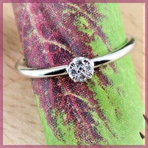 Bague d'amour a offrir en or blanc et diamants