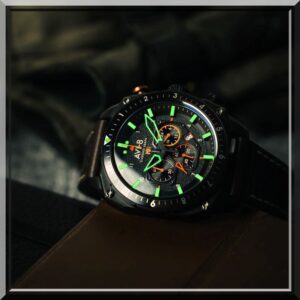 Montre avi-8 chrono cuir marron-john or & co