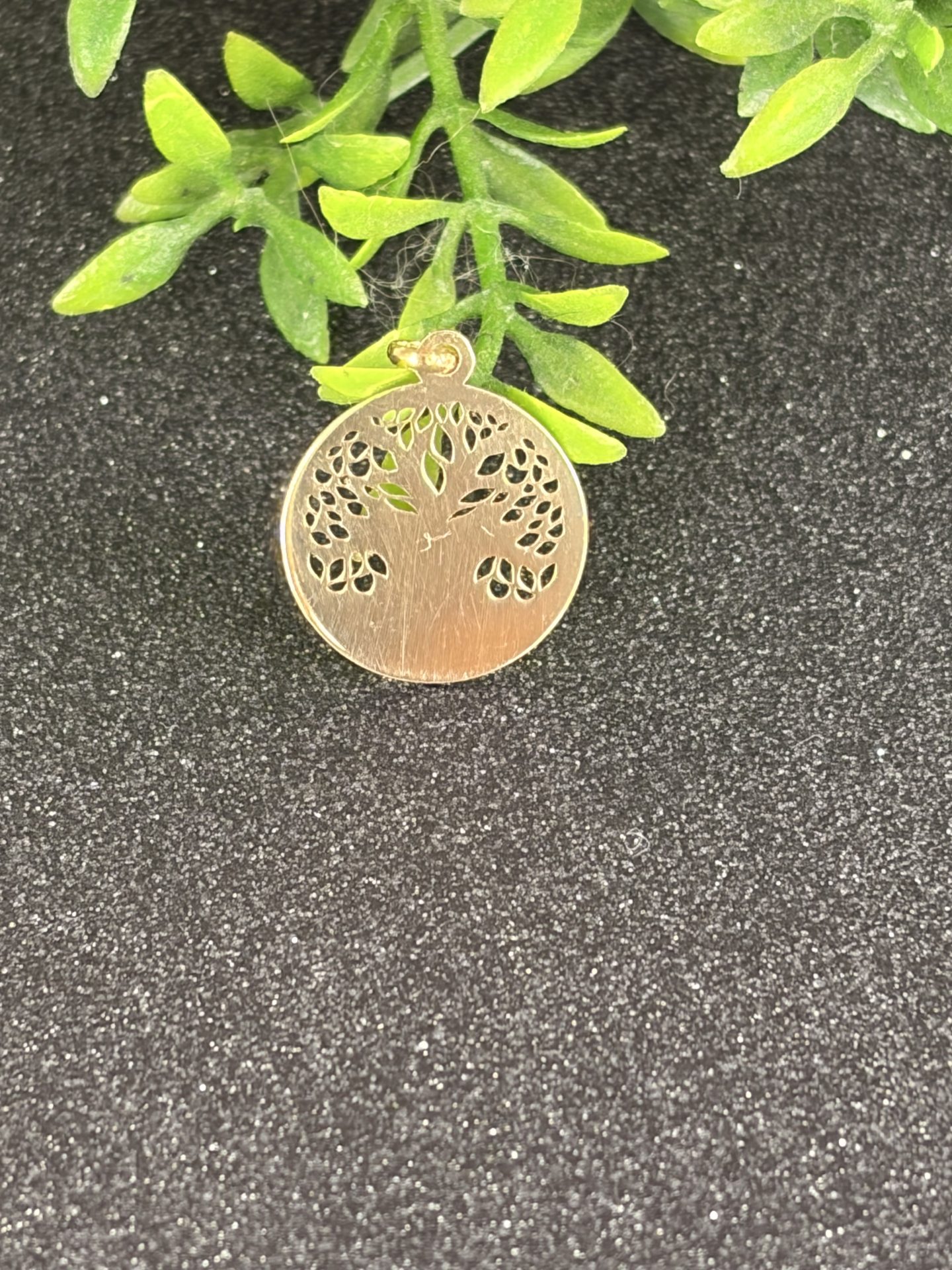 Pendentif rond arbre de vie ajouré en Or 750/1000 – Image 3