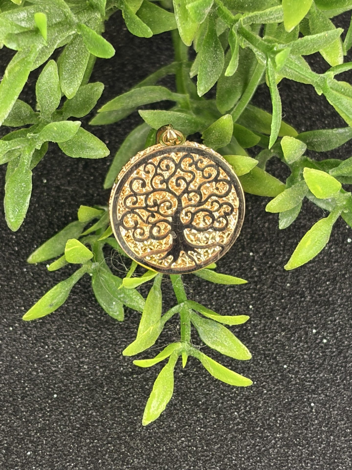Pendentif arbre de vie recto ajouré et verso gaufré, Or 750/1000 – Image 4